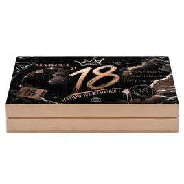 drewniane-pudelko-na-pieniadze-prezent-na-18-osiemnastke-personalizowany
