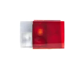 lampa-tyl-do-audi-100-c4-1990-1994-4a0945094-prawa