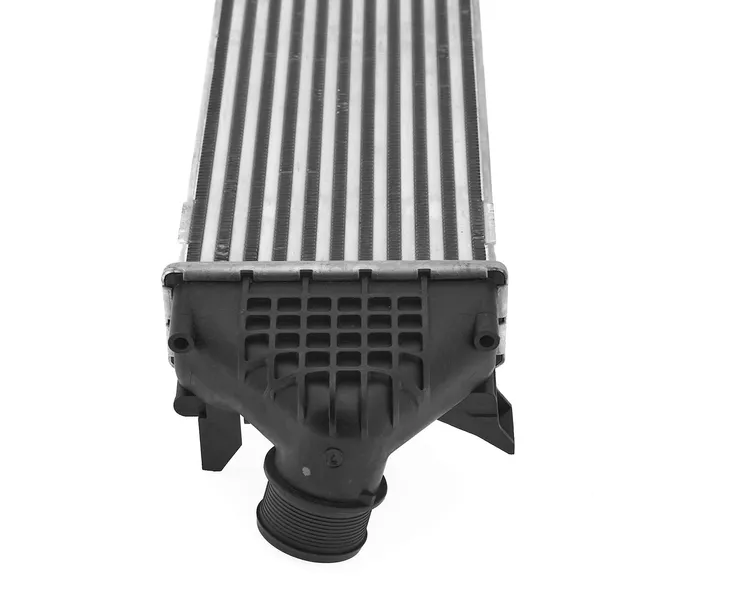 intercoolery-do-ford-c-max-2007-2010-1429406-numery-katalogowe-zamiennikow-07053018-097001n-097012n-18004366-18004480-2556304480-30515-3087