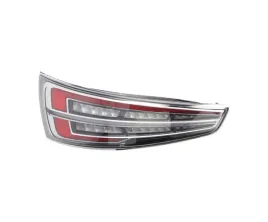lampa-tyl-do-audi-q3-8u-2015-2018-8u0052101-lewa-czerwona-srebrny