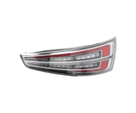 lampa-tyl-do-audi-q3-8u-2015-2018-8u0052102-prawa-czerwona-srebrny