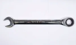 yato-klucz-plasko-oczkowy-32-mm-z-grzechotka