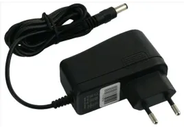 solidny-zasilacz-wtykowy-15v-0-8a-ladowarka-dc