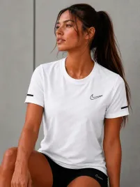 damska-koszulka-sportowa-nike-dri-fit-premium-lekka-oddychajaca-do-biegania-i-treningu-r-s