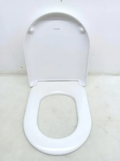 deska-sedesowa-duravit-d-code-bialy-duroplast-stan-powystawowy
