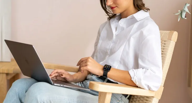 smartwatch-bemi-remo-czarny-ksztalt-koperty-prostokatna
