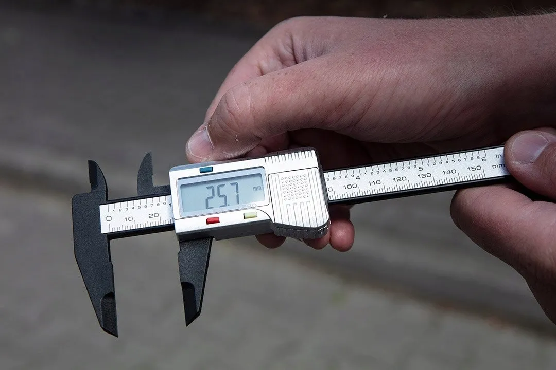 suwmiarka-analogowa-top-tools-150-mm