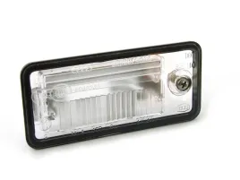 oswietlenie-tablicy-rejestracyjnej-audi-oe-8e0943021b