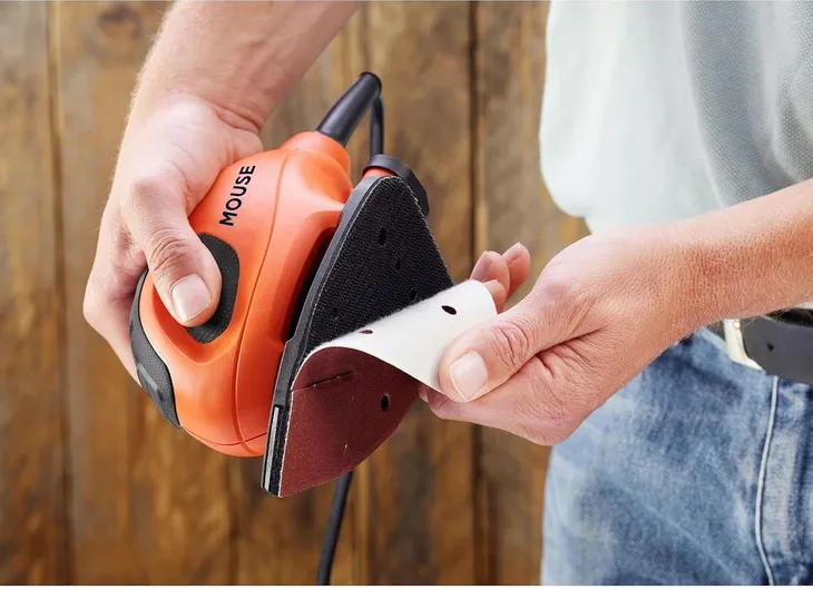 szlifierka-black-decker-bew230-zawiera-baterie-nie