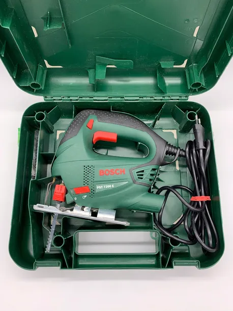 wyrzynarka-bosch-pst-700-e-500-w-mocowanie-brzeszczotu-chwyt-typu-t
