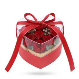 czerwony-flower-box-pudelko-na-prezent-w-ksztalcie-serca-serce-walentynki