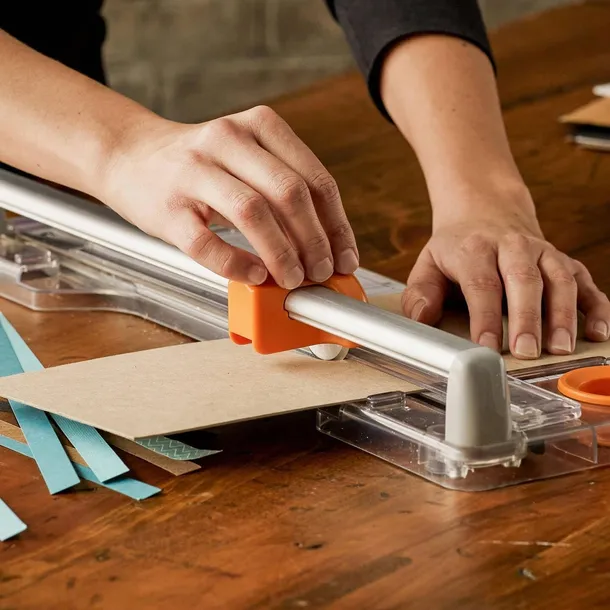 trymer-reczna-fiskars-kod-producenta-6424002017868-marka-fiskars