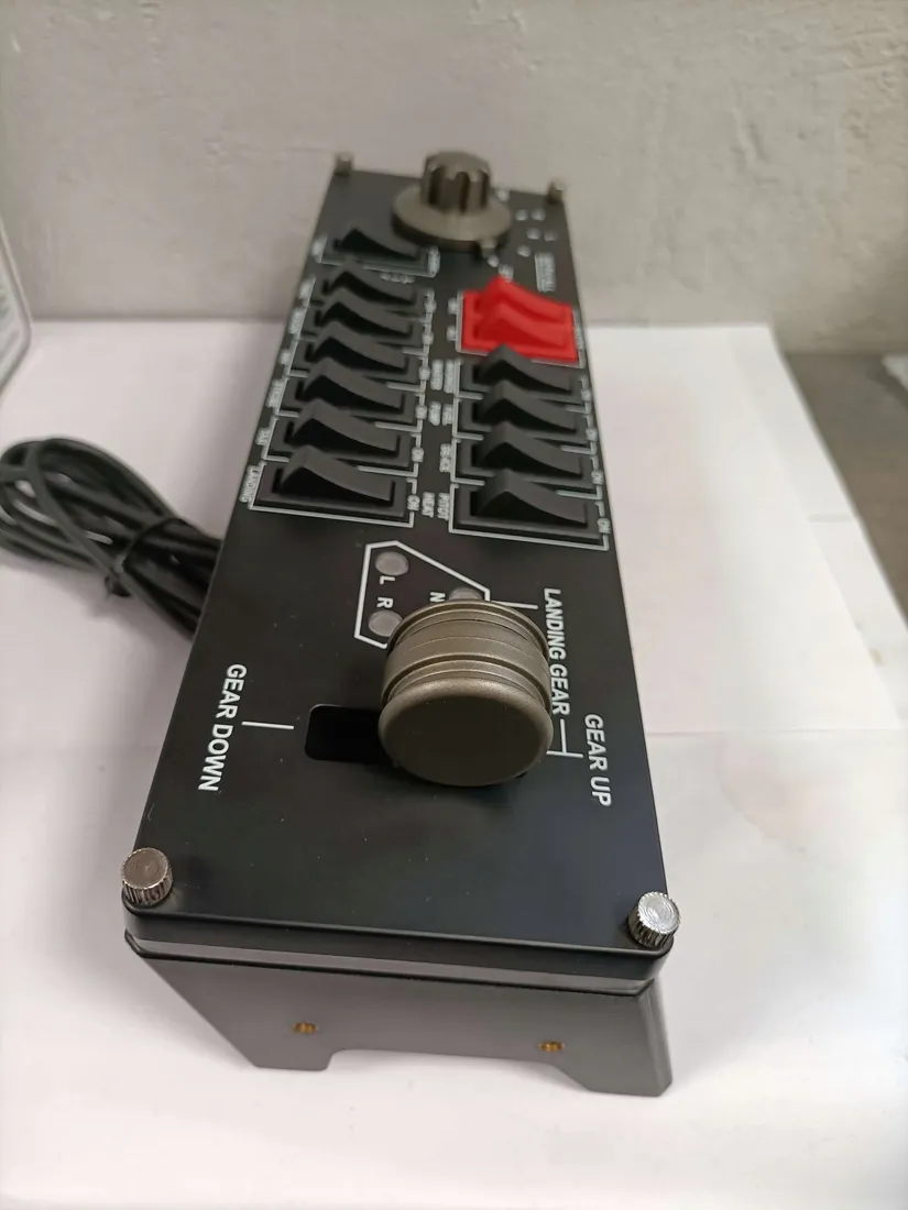 logitech-g-saitek-pro-flight-switch-panel