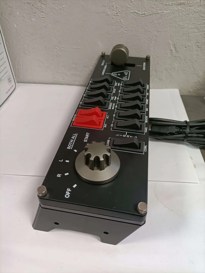 logitech-g-saitek-pro-flight-switch-panel-stan-powystawowy