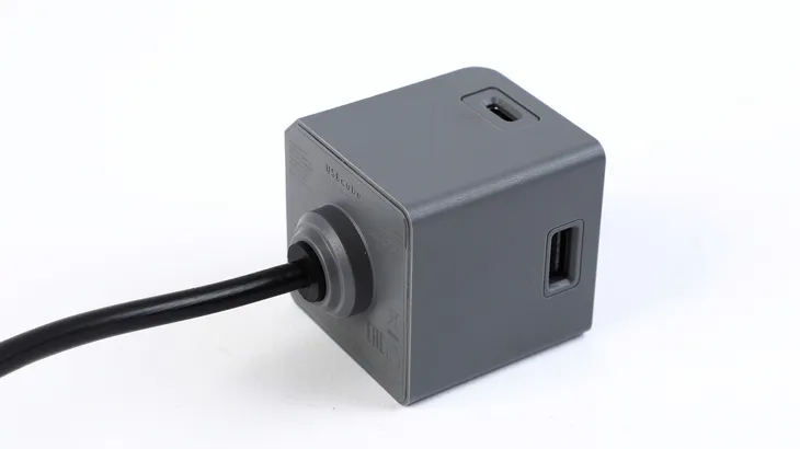 ladowarka-sieciowa-allocacoc-4xusb-a-3a-usbcube-10464bk-eueumc-waga-z-opakowaniem-0-3-kg