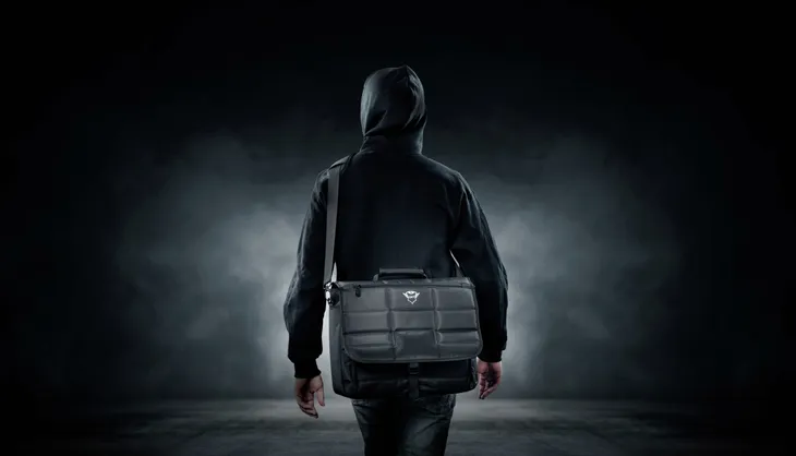 torba-na-laptopa-156-trust-kolor-czarny