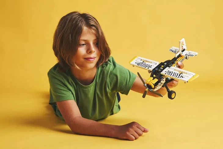 lego-technic-samolot-transportowy