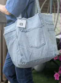 torebka-jeansowa-szoperka-z-surowym-wykonczeniem-i8-denim-jasna