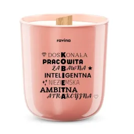 kobieta-swieca-na-prezent-swieczka-perfumowana-walentynki-mademoiselle
