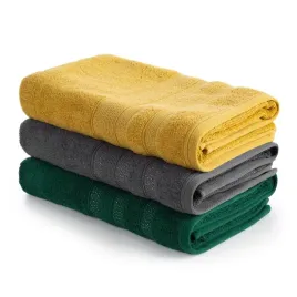 recznik-judy-70x140-kremowy-z-ozdobna-bordiura-i-blyszczaca-nicia-500g-m2