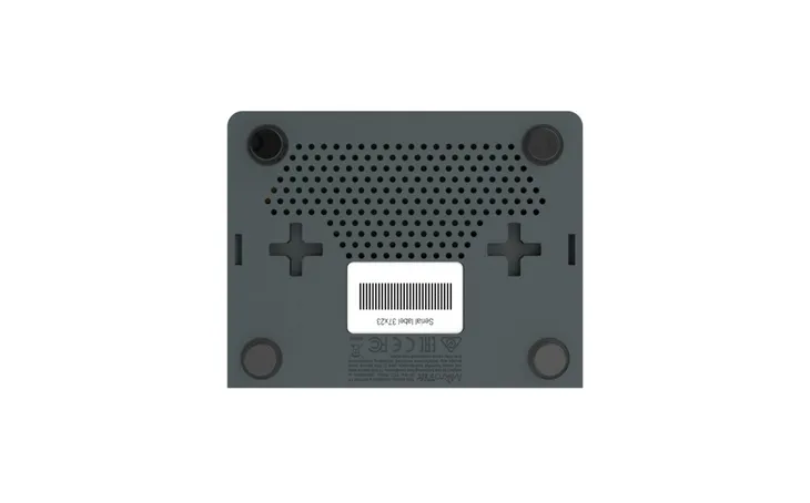 router-mikrotik-hex-s-rb760igs-wysokosc-28-mm