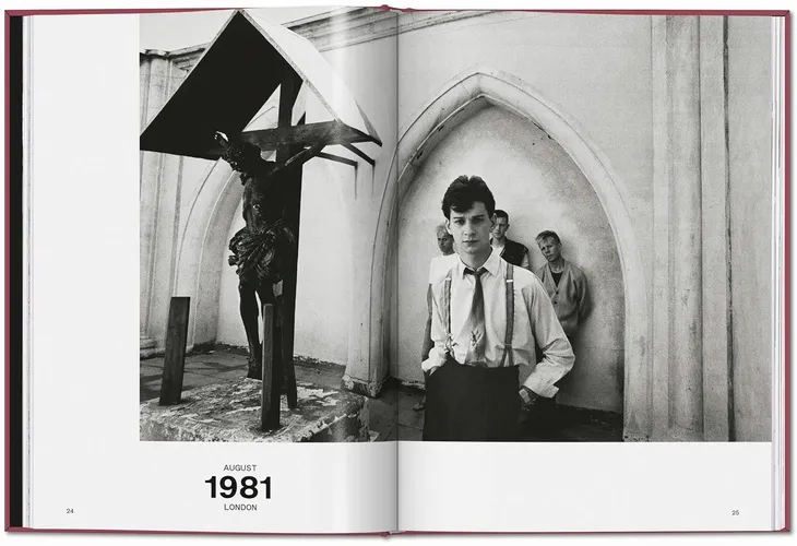 depeche-mode-anton-corbijn-okladka-twarda