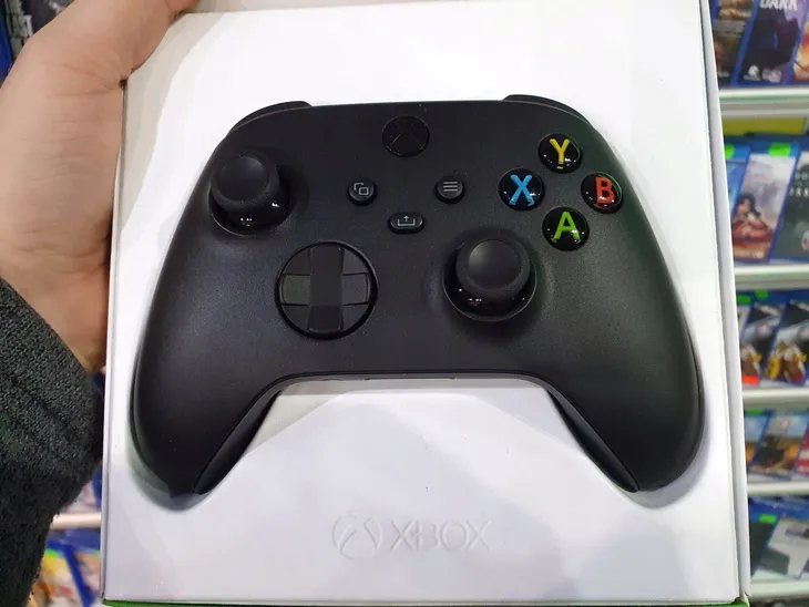 pad-microsoft-xbox-series-controller-carbon-black-ep2-29930-komunikacja-bezprzewodowa-bluetooth