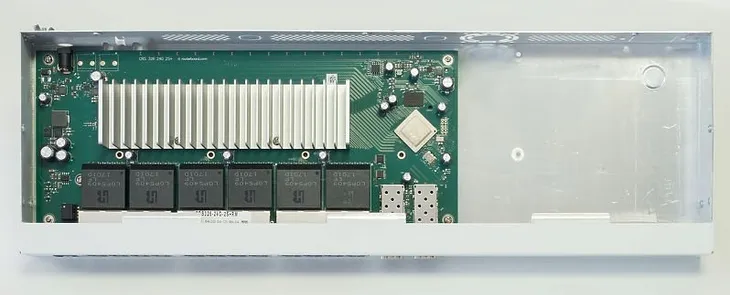mikrotik-crs326-24g-2s-rm-switch-liczba-portow-lan-rj-45-1