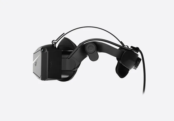 pimax-crystal-light-virtual-reality-headset-and-controllers