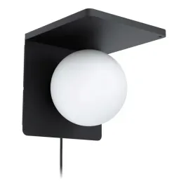 elegancki-kinkiet-scienny-do-salonu-z-ladowaniem-bezprzewodowym