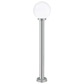 stylowa-zewnetrzna-lampa-stojaca-do-ogrodu-nisia-eglo-biala-szklana