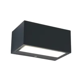 elegancki-kinkiet-scienny-do-salonu-nowoczesny-i-stylowy-design