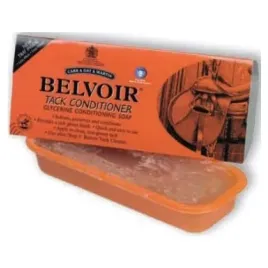 carranddayandmartin-mydlo-do-skor-riegel-250g