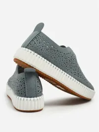 damskie-polbuty-slip-on-adella-royalfashion-ad-5239-niebieskie-r-37