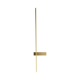 elegancki-zloty-kinkiet-scienny-do-salonu-arco-w-nowoczesnym-wnetrzu