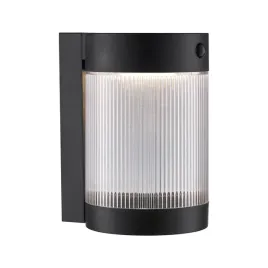 stylowa-nowoczesna-lampa-elewacyjna-z-czujnikiem-ruchu-do-ogrodu