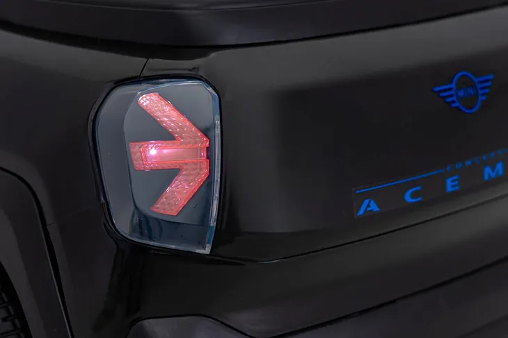 pojazd-mini-concept-aceman-czarny-marka-mini-kolor-czarny