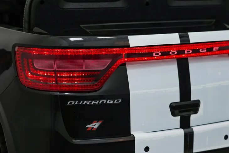 pojazd-dodge-durango-czarny-dlugosc-106-cm-szerokosc-produktu-62-cm