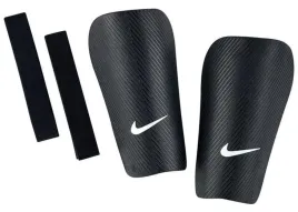 ochraniacze-pilkarskie-nike-nagolenniki-guard