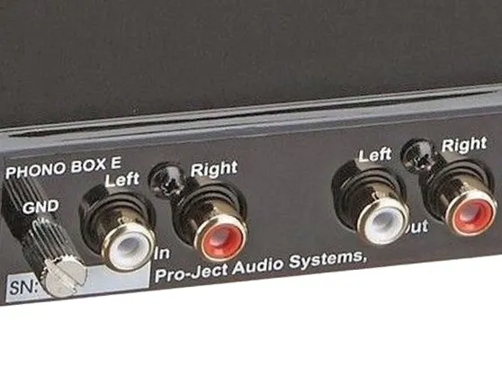 przedwzmacniacz-gramofonowy-pro-ject-phono-box-e-sterowanie-manualne