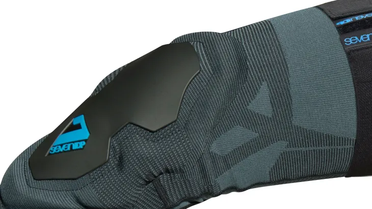 7idp-project-knee-pad-size-s-black-blue-rodzaj-nakolanniki