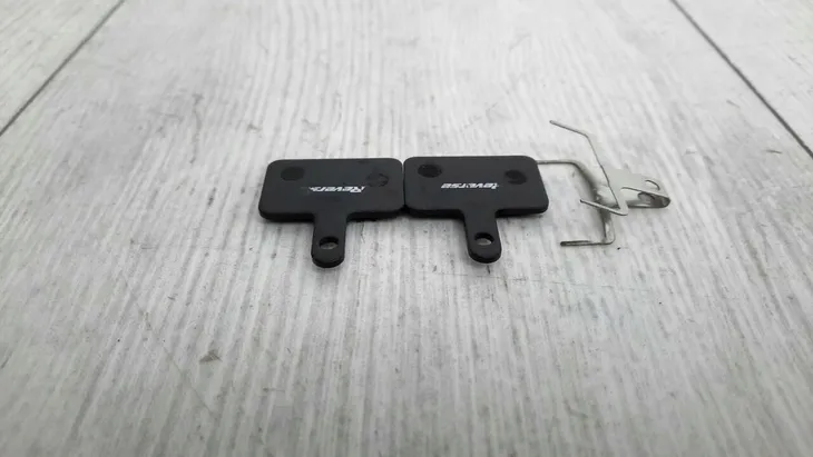 klocki-hamulcowe-reverse-organic-sram-avid-code-2011-code-r-typ-roweru-miejskie-trekkingowe