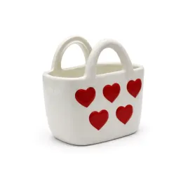 wazon-ceramiczny-torebka-biala-w-czerwone-serduszka-177x10x18-cm