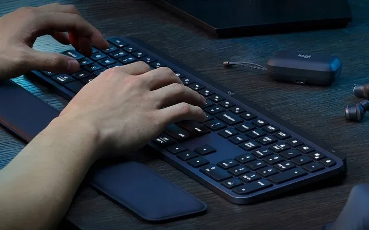 klawiatura-logitech-mx-keys-s-kolor-czarny