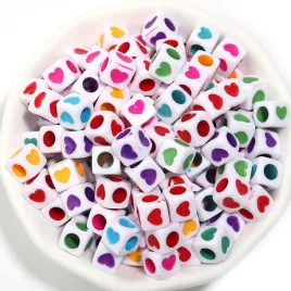 koraliki-mini-5mm-biale-akrylowe-serduszka-kolorowe-100szt