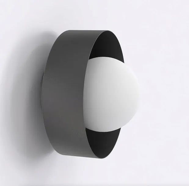 lulu-k1-black-material-dominujacy-metal