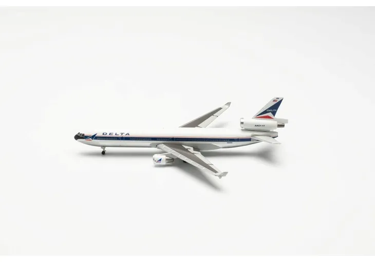 model-samolotu-md-11-delta-1-500-stan-nowy