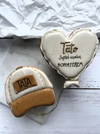 ciastko-zestaw-serce-balon-i-czapka-tata-w-pudelku
