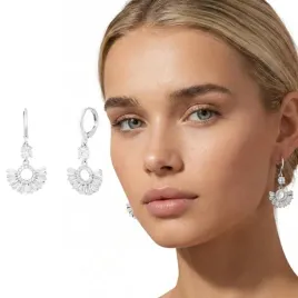 kolczyki-z-cyrkoniami-eleganckie-wiszace-srebrny-kolor-styl-glamour