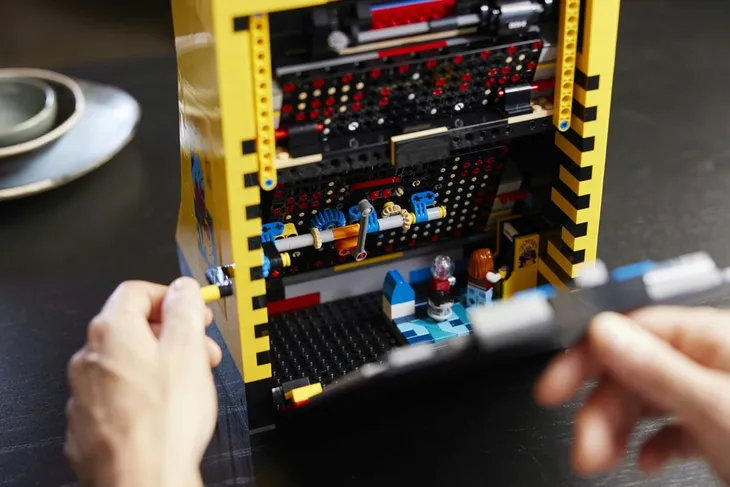lego-icons-automat-do-gry-pac-man